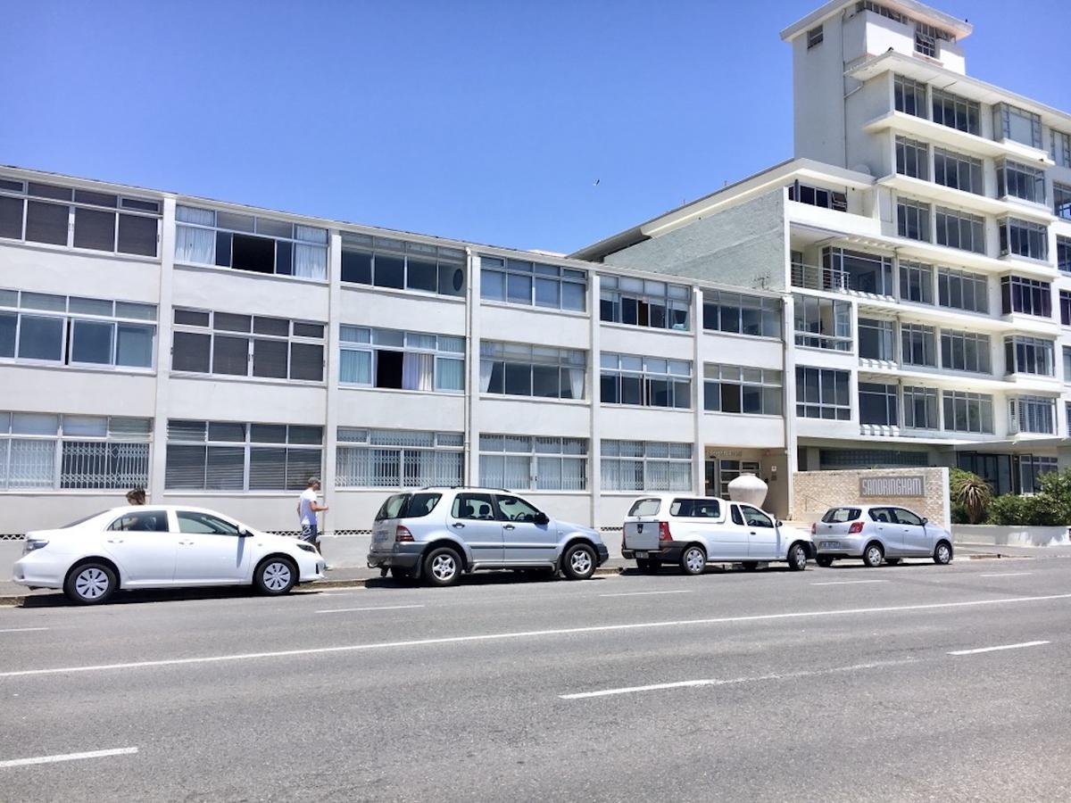 Sandringham Bachelor Beach Road Apartment Bloubergstrand Exterior photo